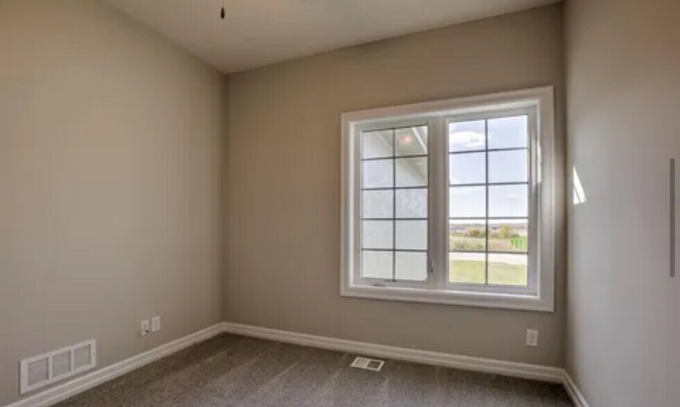 Building Photo - 16070 Hadan Dr