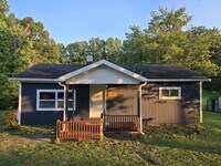 Building Photo - 272 Loop Hollow Rd