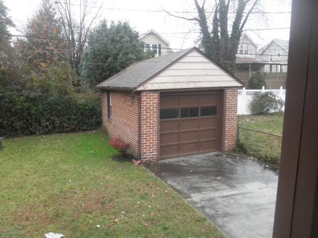 Building Photo - 3802 Biddison Ln