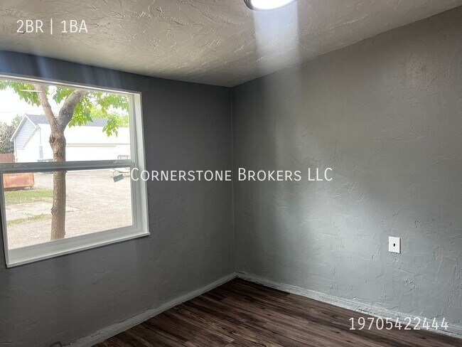 Building Photo - 213 E Edmunds St