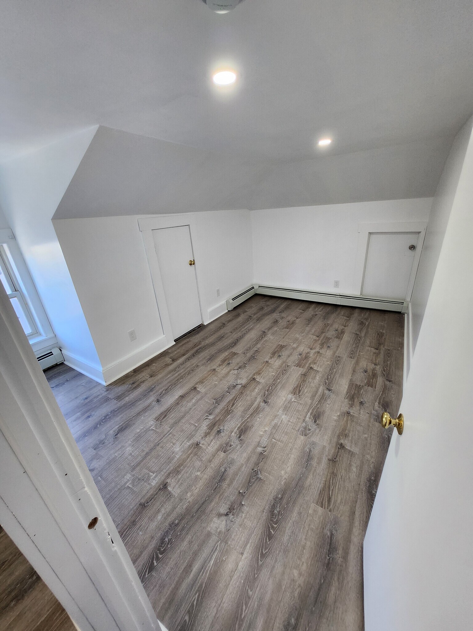 Room 2 - 84 Salem St