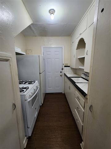 Building Photo - 3700 Meadowbrook Dr