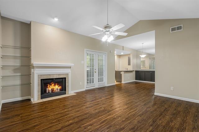 Building Photo - 8601 Park Ln