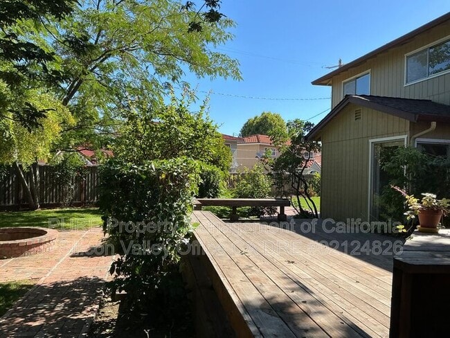 Building Photo - 5655 Glen Haven Ct