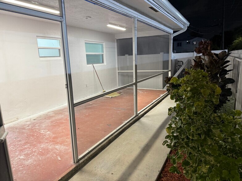 Building Photo - 2112 Garfield St