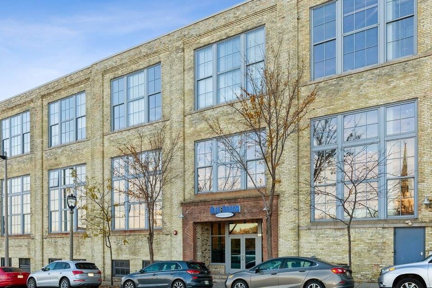 Primary Photo - Blue Ribbon Lofts