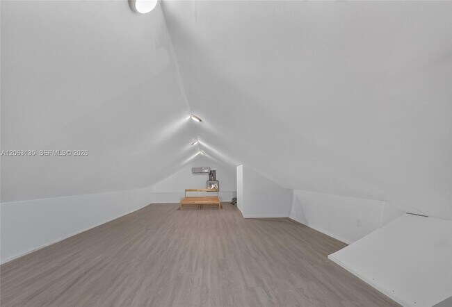 Building Photo - 1731 NE 171 St