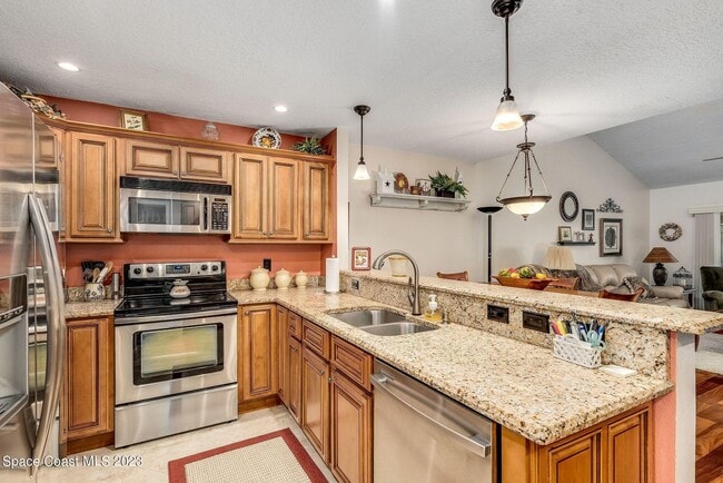 Building Photo - 440 Hawthorne Ct