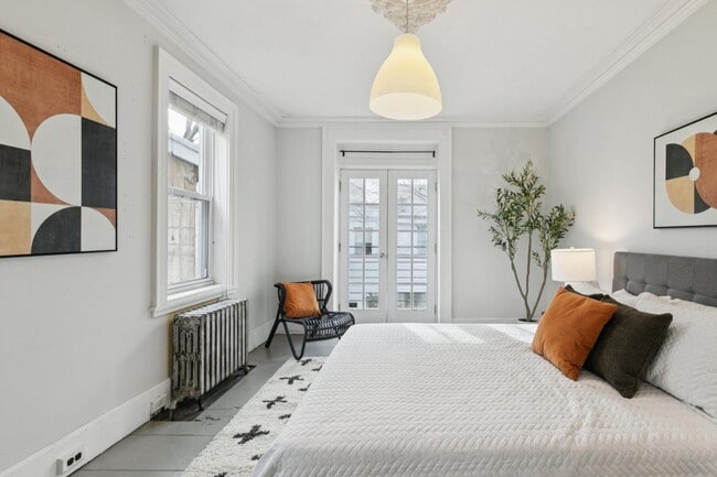 Building Photo - 1228 Catharine St