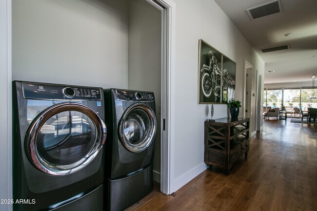 Building Photo - 4201 N Marshall Way