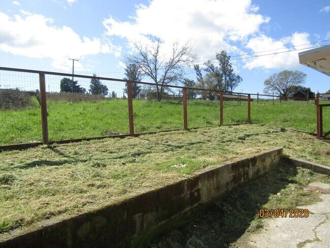 Building Photo - Charming One Bed, One Bath Country Home in Sebastopol-$1,795 per month!