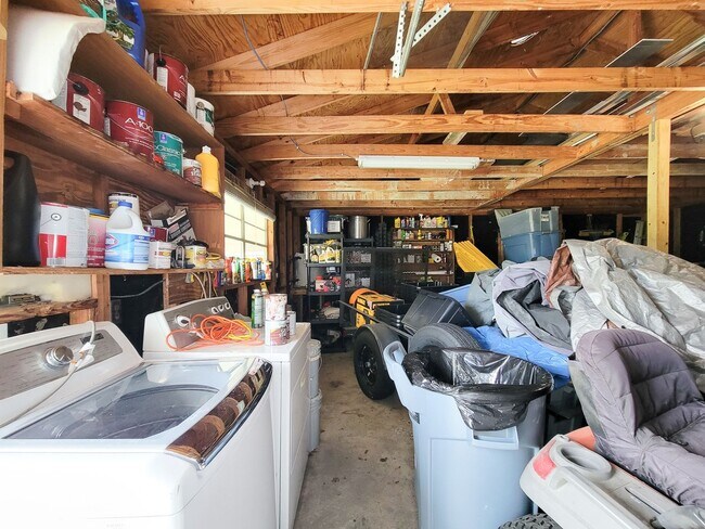 Building Photo - Extremely well maintained home. The second floor of this home being the main living area has a fa...