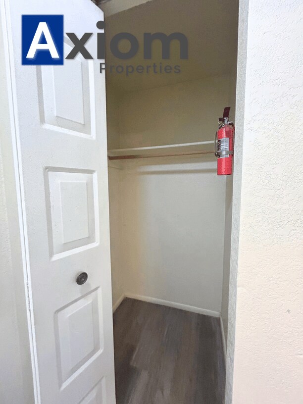 Building Photo - 2128 Marigold St