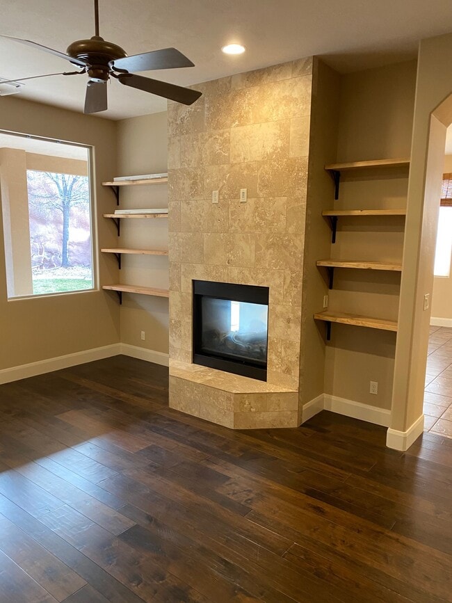 Building Photo - 2242 N Gunsight Dr