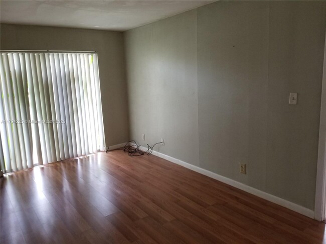 Building Photo - 4125 NW 88th Ave