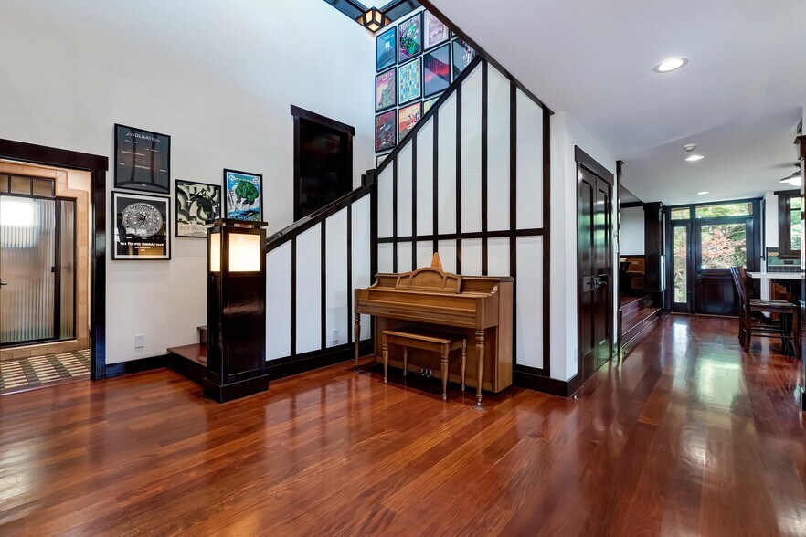 Building Photo - 10364 Tennessee Ave