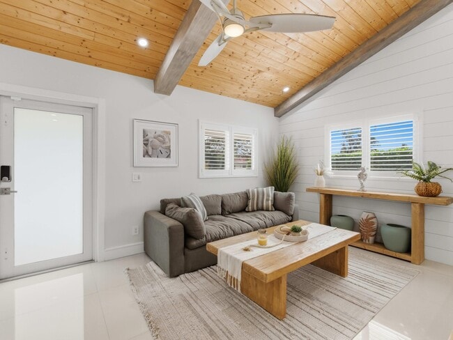 Building Photo - 2210 NE 3rd Ave