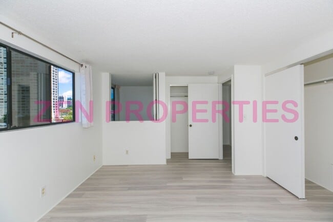 Building Photo - 3 bdrm/ 2.5 bath townhome for rent at Neho...