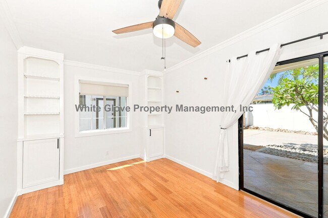 Building Photo - Rare Gated Orange Park Acres 3 Bedroom Property Featuring a Commercial Workshop & Studio