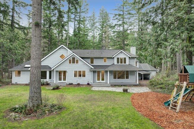 Building Photo - 4bd/3.5ba North Bend Home
