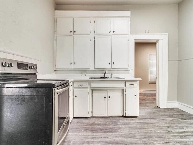 Building Photo - 1740 NW 11th St