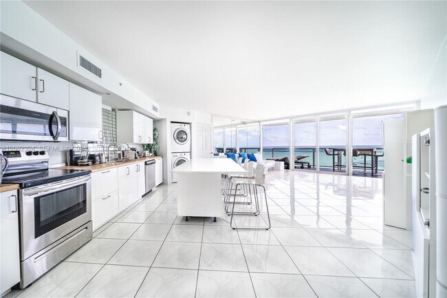Building Photo - 6301 Collins Ave