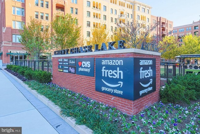 Building Photo - 3535 Chevy Chase Lake Dr