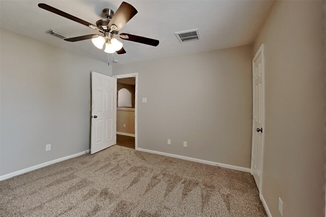 Building Photo - 29719 Buffalo Canyon Dr