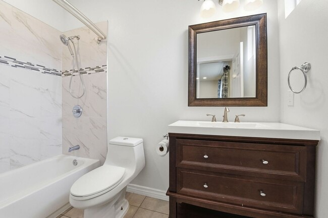 Building Photo - Sunning 3BD/3BA w/Bonus Room and Private Yard