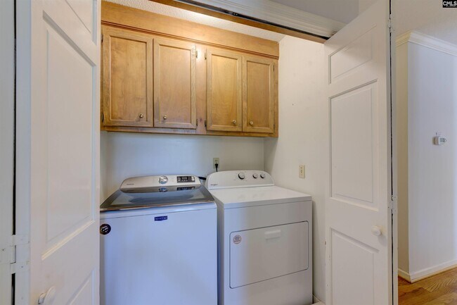 Building Photo - 112 Woodlands W