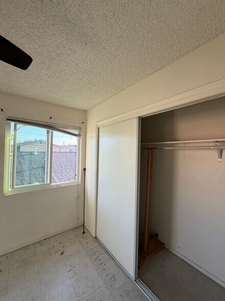 Building Photo - 12030 Pine St