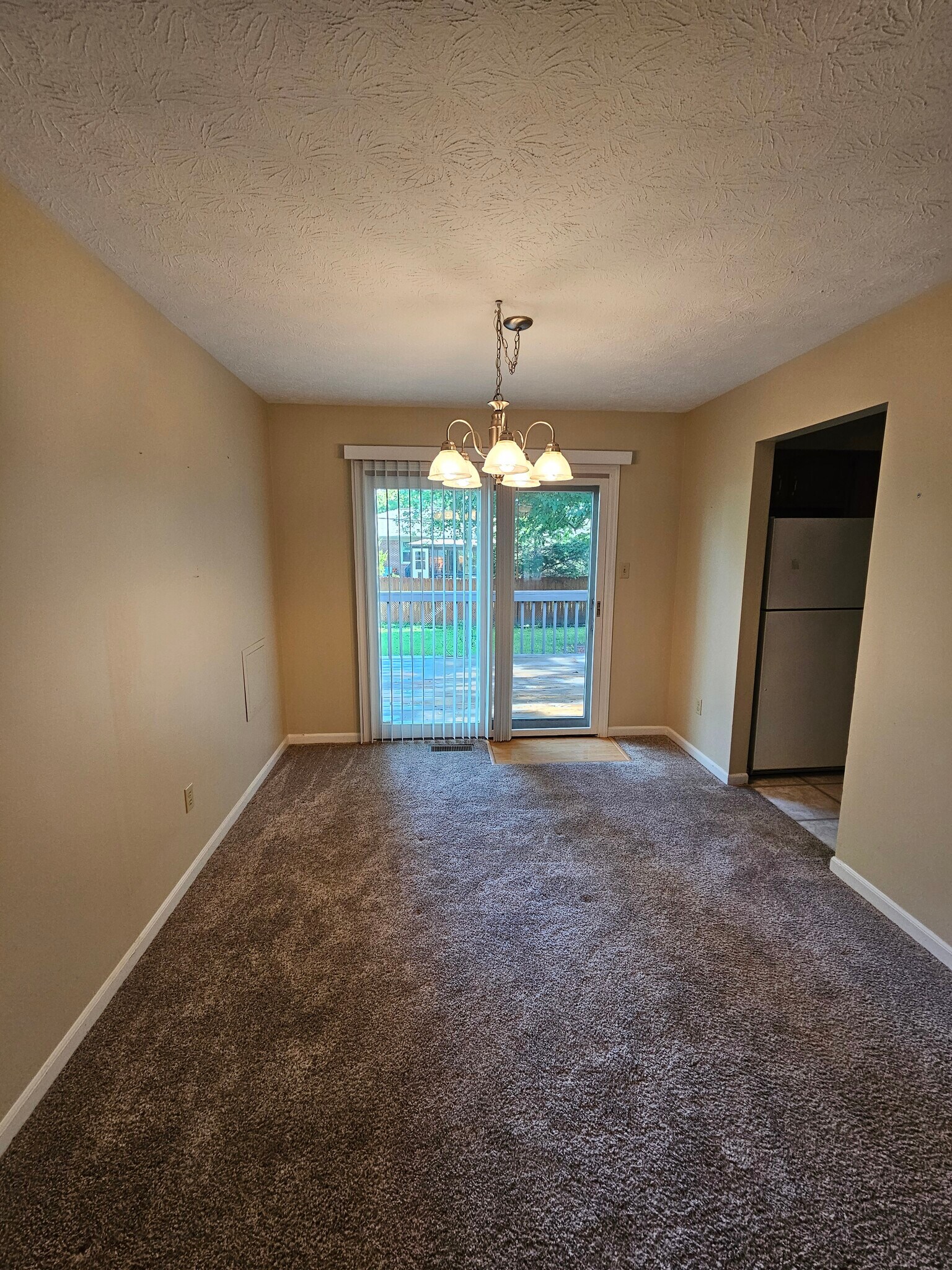 Dining room to walk out deck - 569 Meadow Dr