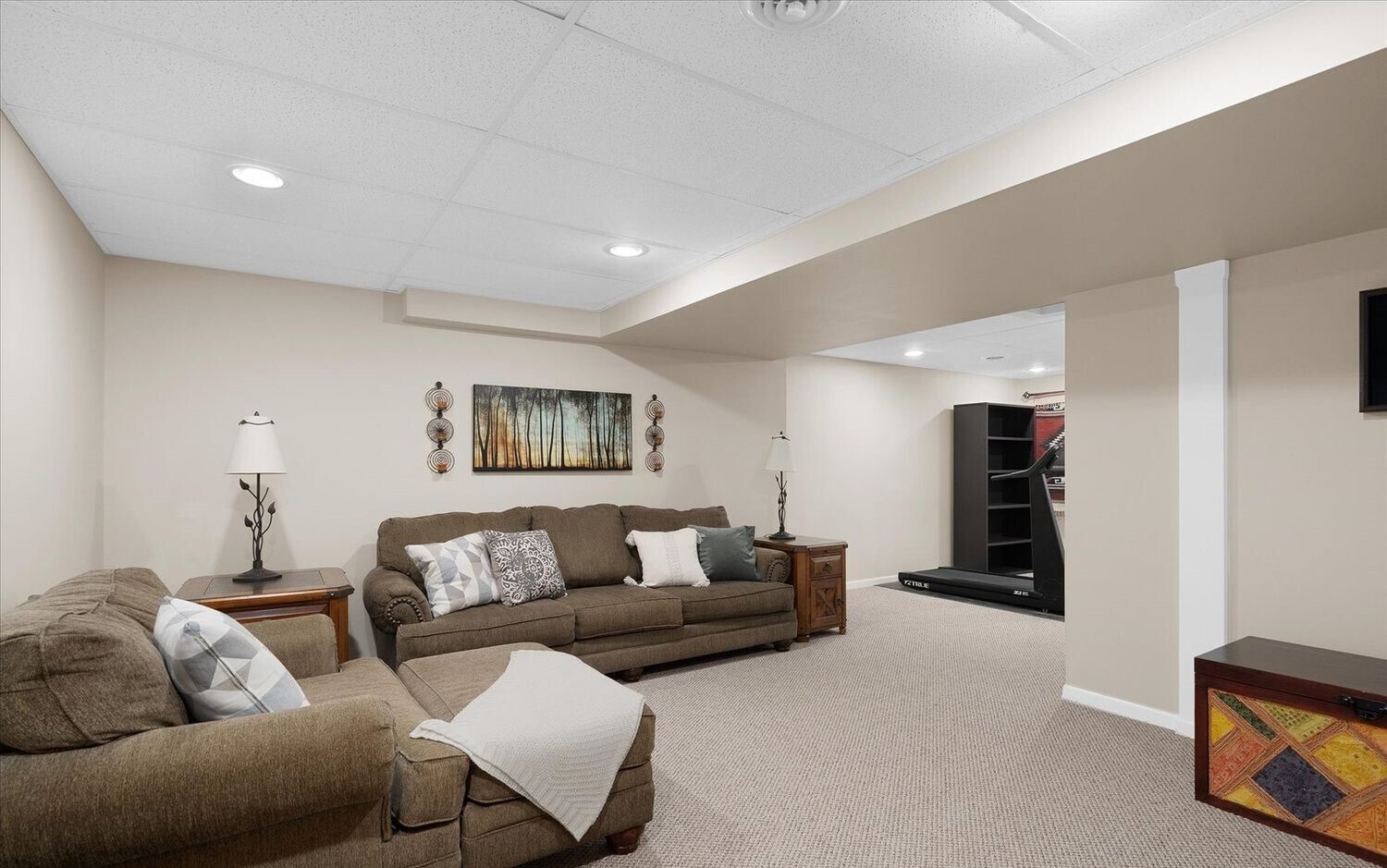 Building Photo - 4311 Camelot Cir