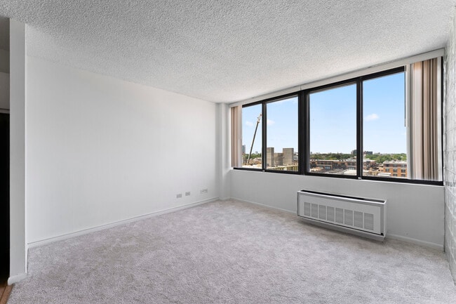 Building Photo - 2754 N Hampden Ct