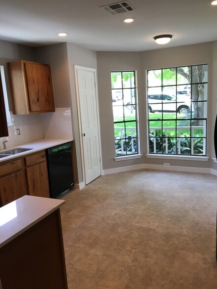Building Photo - 7806 Doncaster Dr