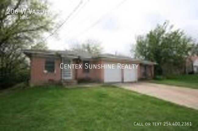Building Photo - 206 W Vardeman Ave