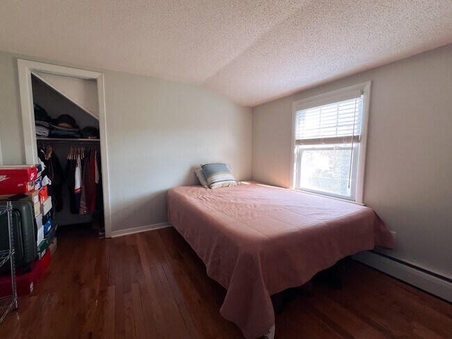 Building Photo - 215 Barbour Rd