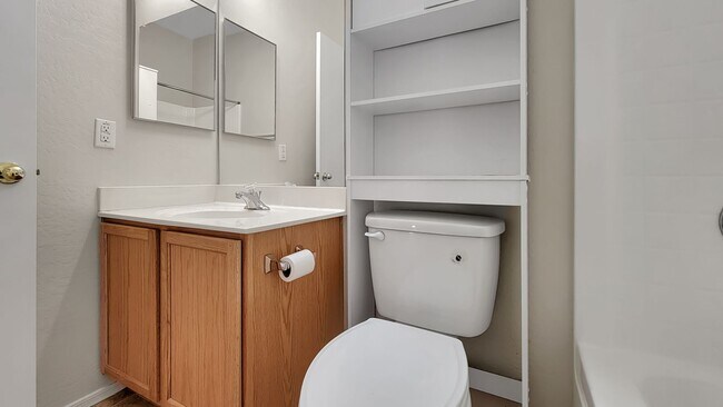 Building Photo - Great location near Bell Rd in Surprise! A...
