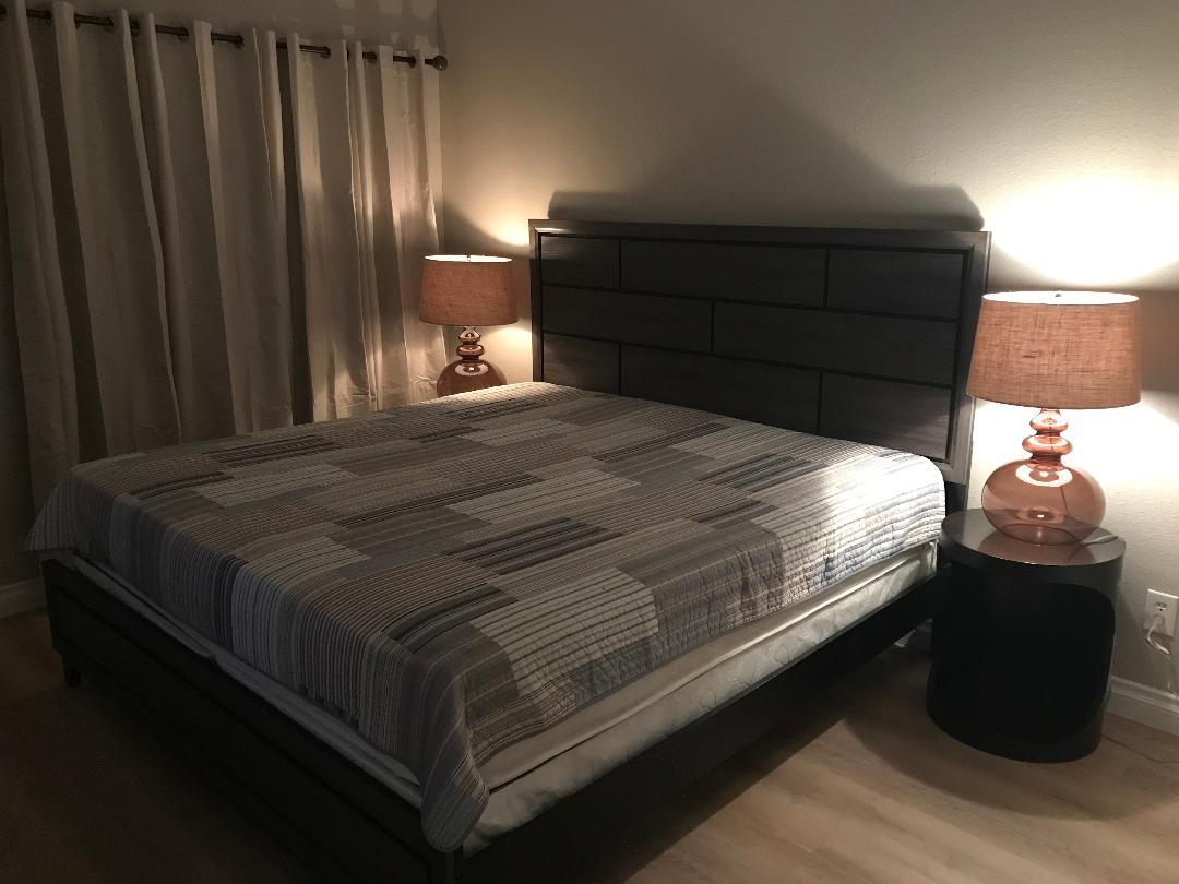 Building Photo - 5130 S Jones Blvd