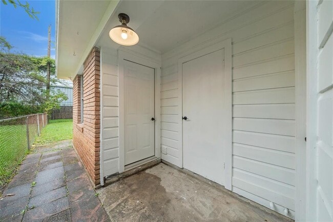Building Photo - 4510 Billingsley St