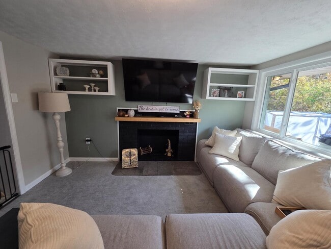 Building Photo - 100 9th Ave