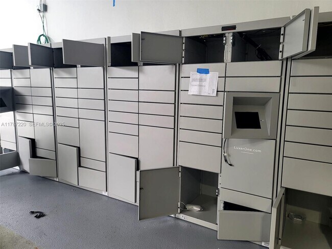 Building Photo - 2101 Brickell Ave