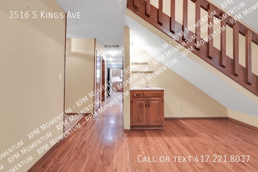 Building Photo - 3516 S Kings Ave