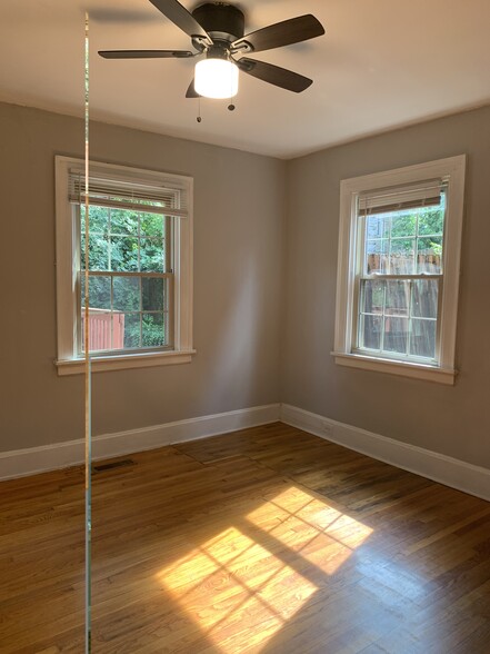 Building Photo - 931 Nassau St