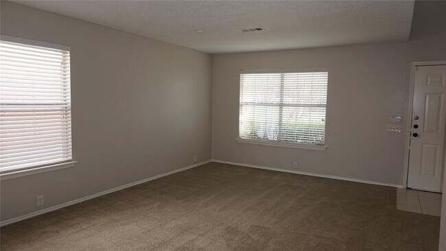 Building Photo - 7020 Glenshire Dr