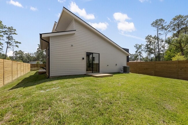 Building Photo - 1502 Primrose St