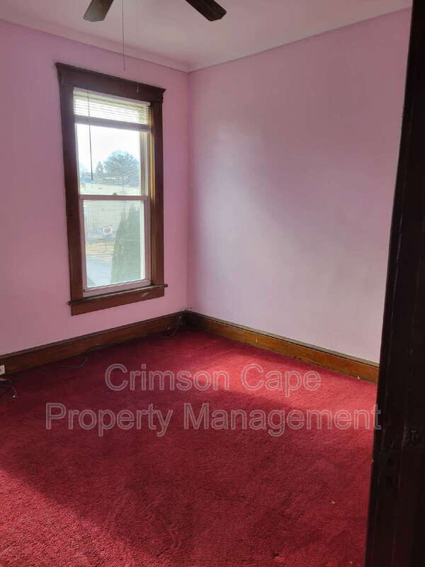 Building Photo - 34 Barney St