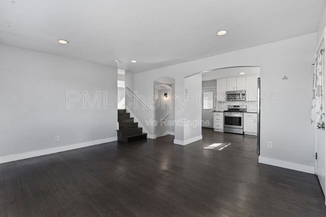 Building Photo - 1010 Newton St