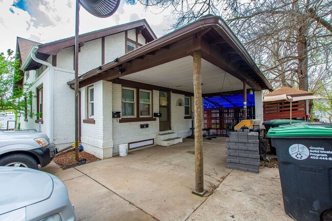 Building Photo - 5604 S 36th St