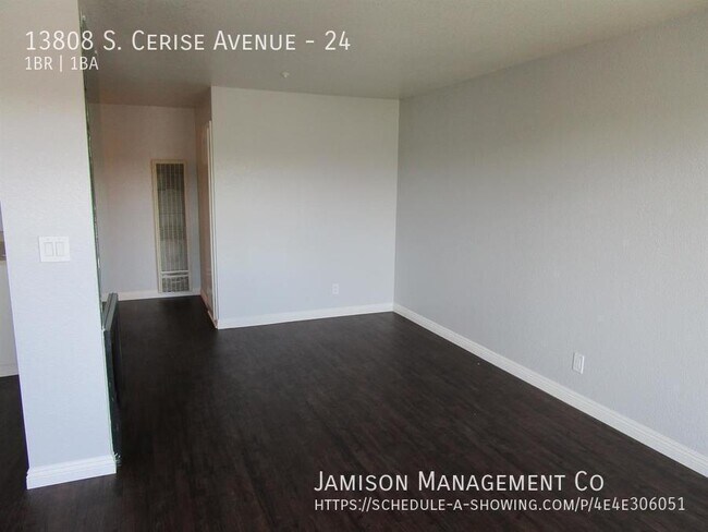 Building Photo - Sunshine Villa